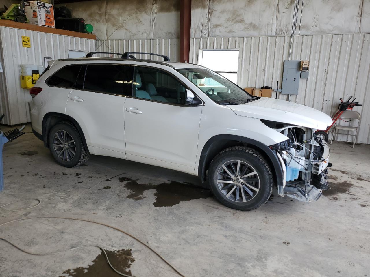 Lot #2936343748 2017 TOYOTA HIGHLANDER