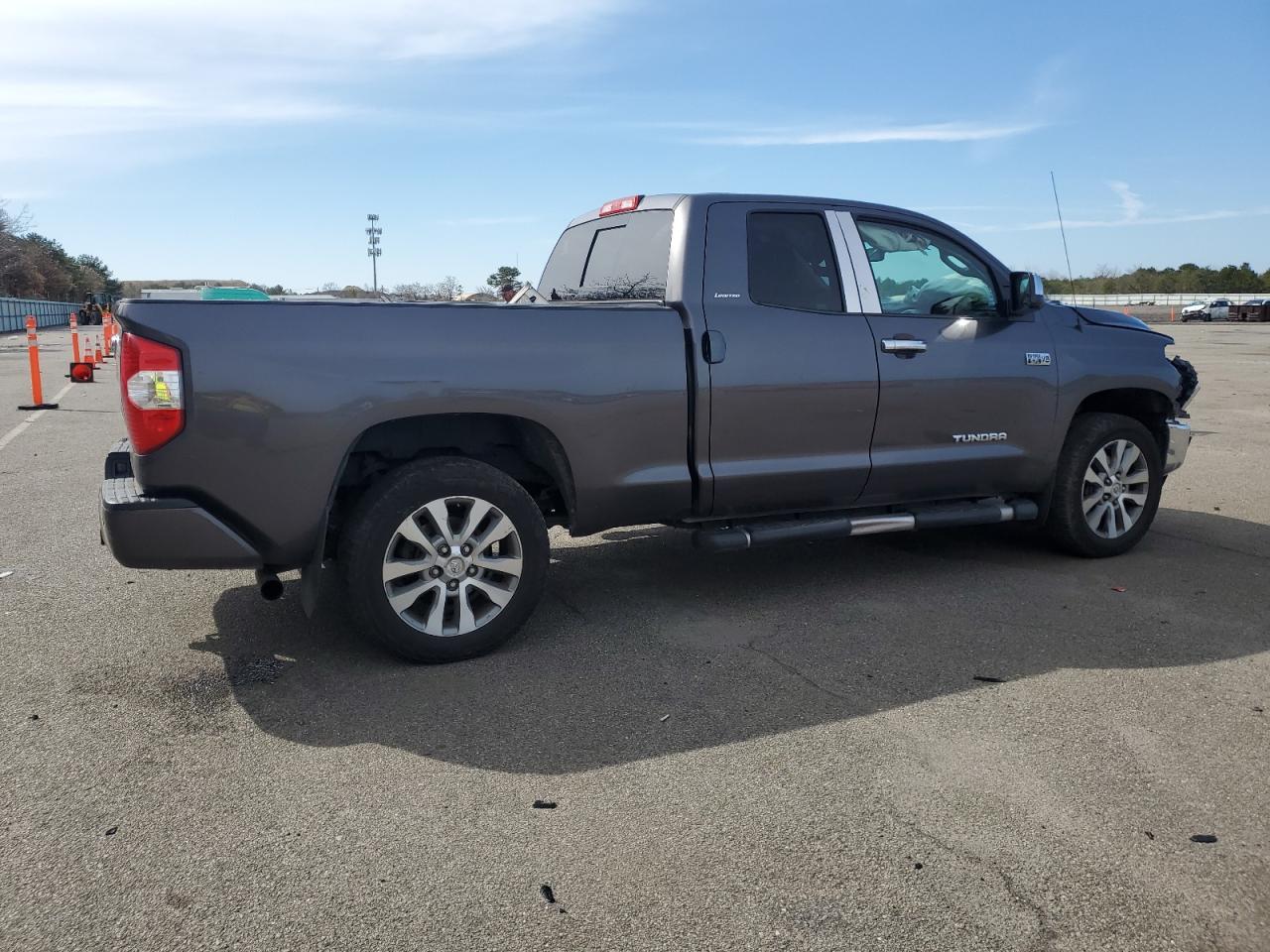 2016 Toyota Tundra Double Cab Limited vin: 5TFBY5F19GX520598
