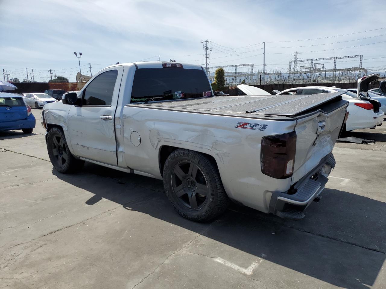 1GCNKREH4HZ404459 2017 Chevrolet Silverado K1500 Lt