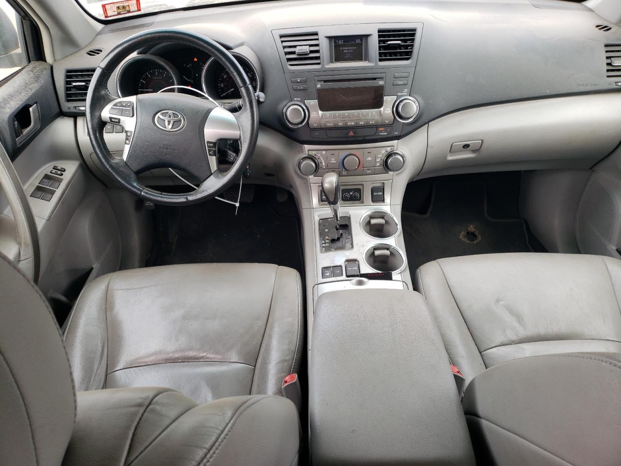 5TDBK3EH8CS109875 2012 Toyota Highlander Base