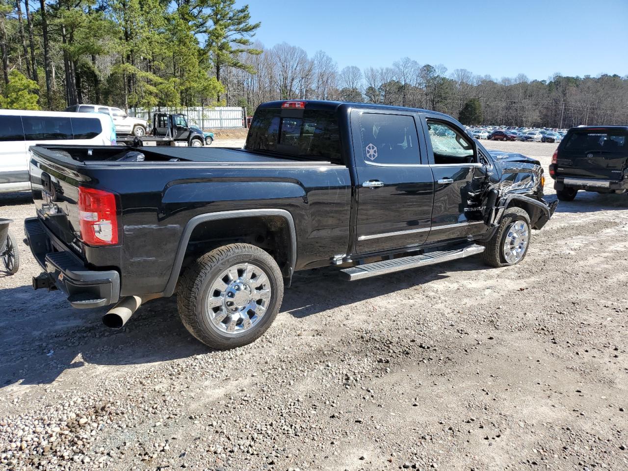 1GT12UEY2JF216161 2018 GMC Sierra K2500 Denali