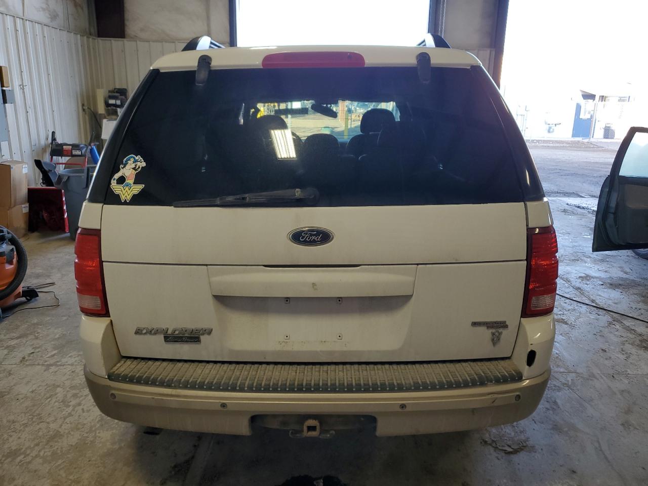 1FMDU74W25UB61507 2005 Ford Explorer Eddie Bauer