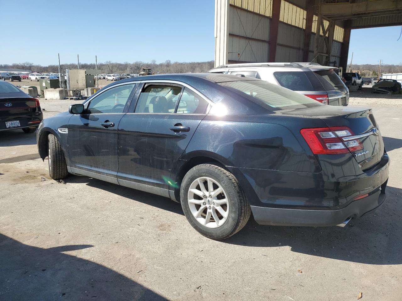 Lot #2994660407 2014 FORD TAURUS SE