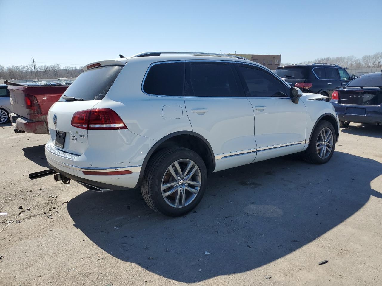 2016 Volkswagen Touareg Tdi vin: WVGEP9BP5GD001983