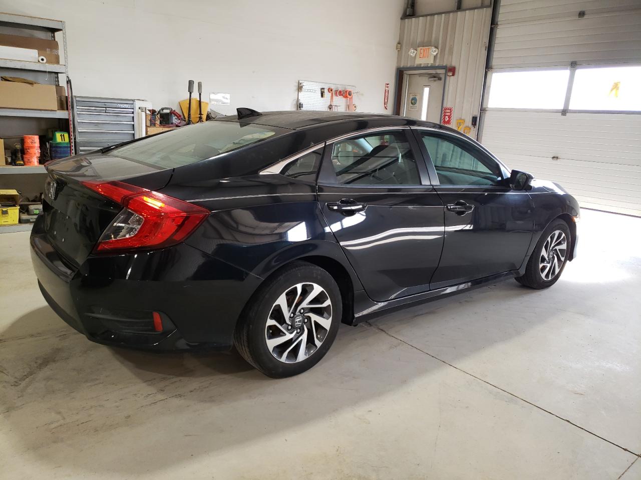 2HGFC2F79JH557361 2018 Honda Civic Ex