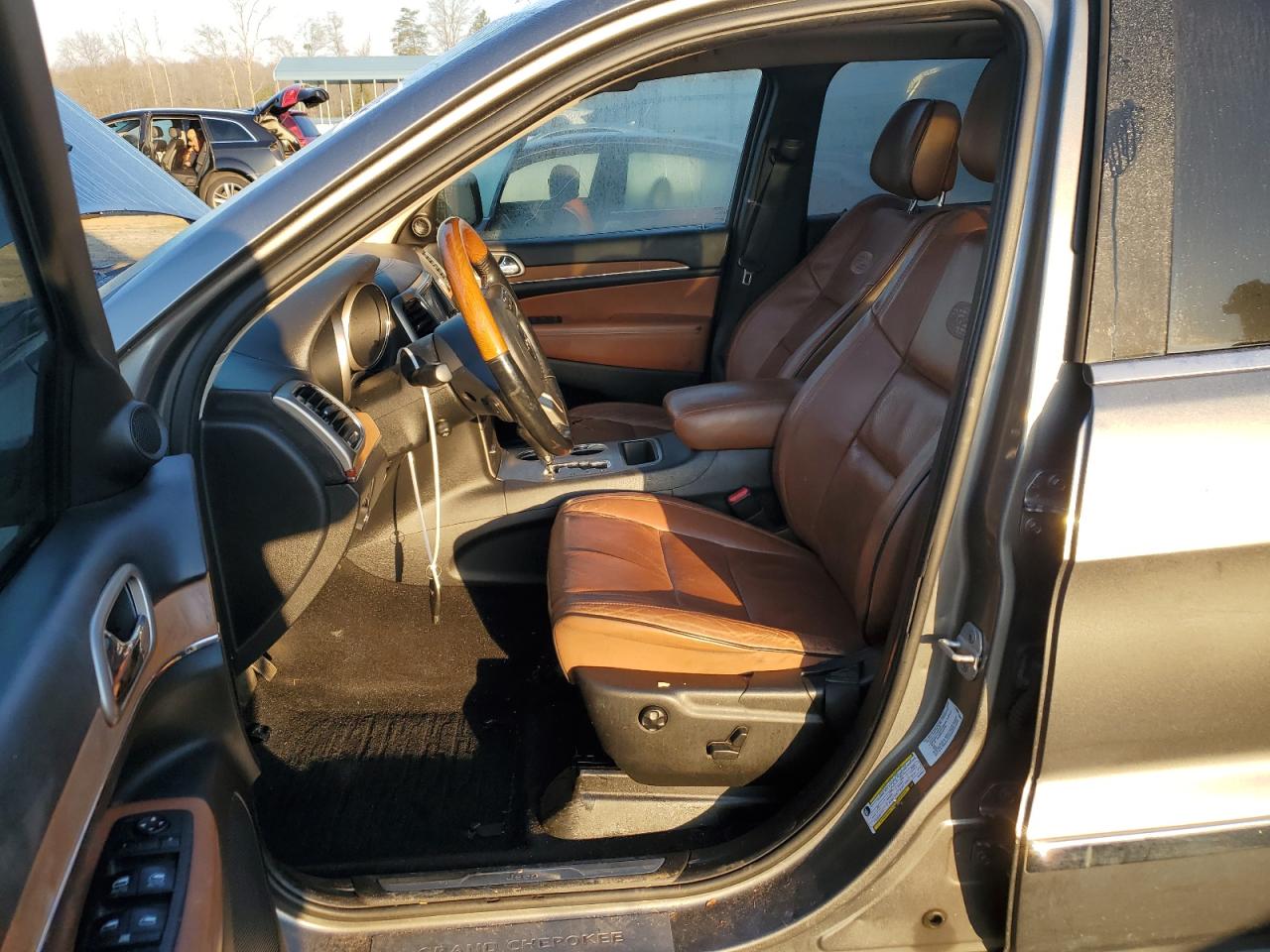 1C4RJECT5CC125621 2012 Jeep Grand Cherokee Overland