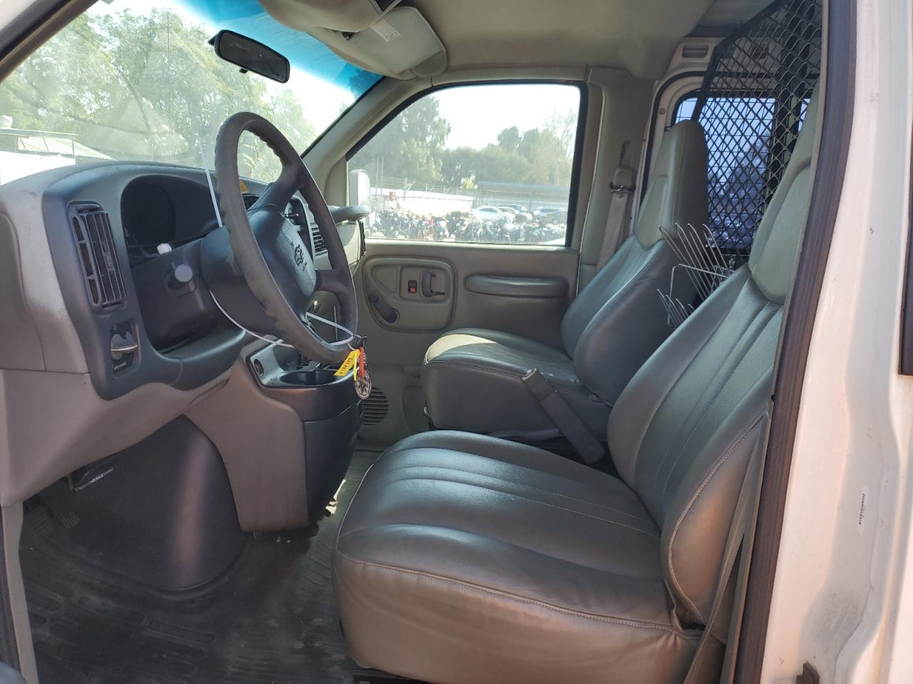 1GCFG25W8Y1138373 2000 Chevrolet Express G2500