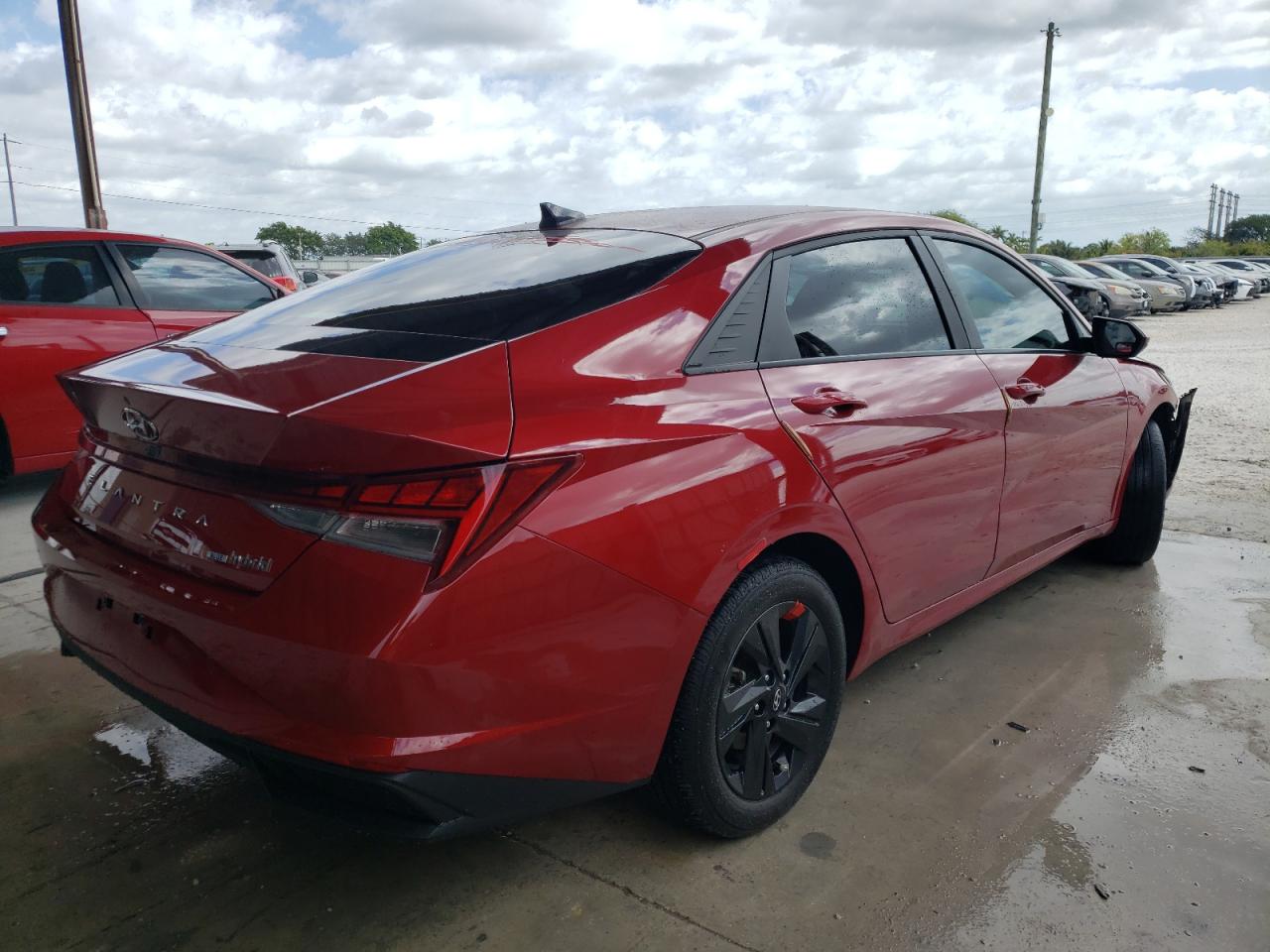 KMHLM4AJXNU028495 2022 Hyundai Elantra Blue