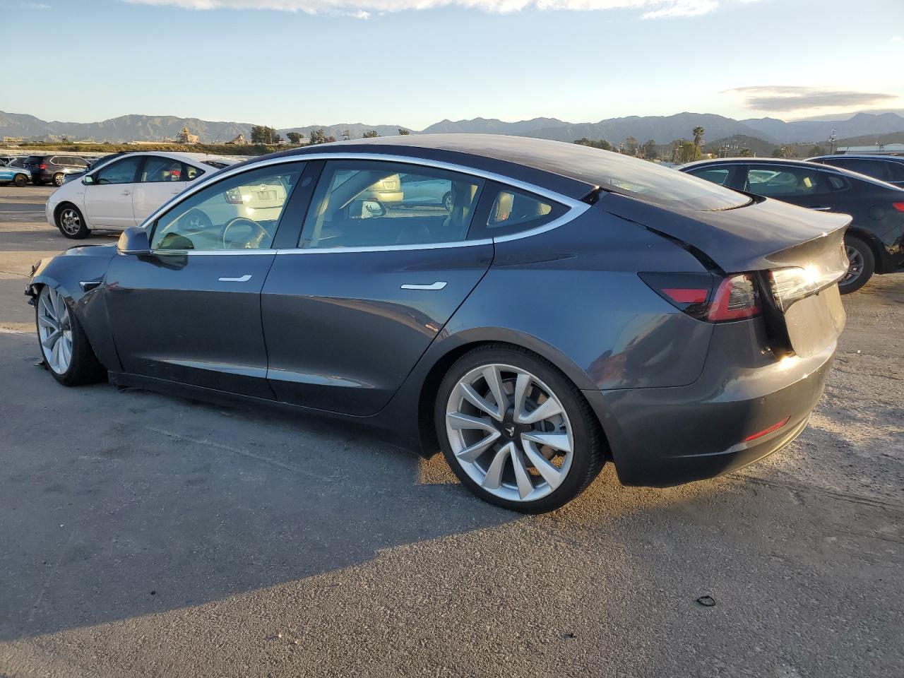 2018 Tesla Model 3 vin: 5YJ3E1EA6JF151644