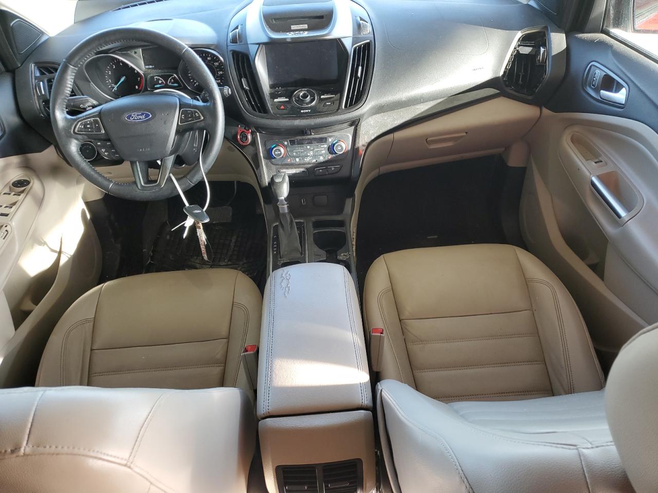VIN: 1FMCU0JDXHUD03886 2017 FORD ESCAPE
