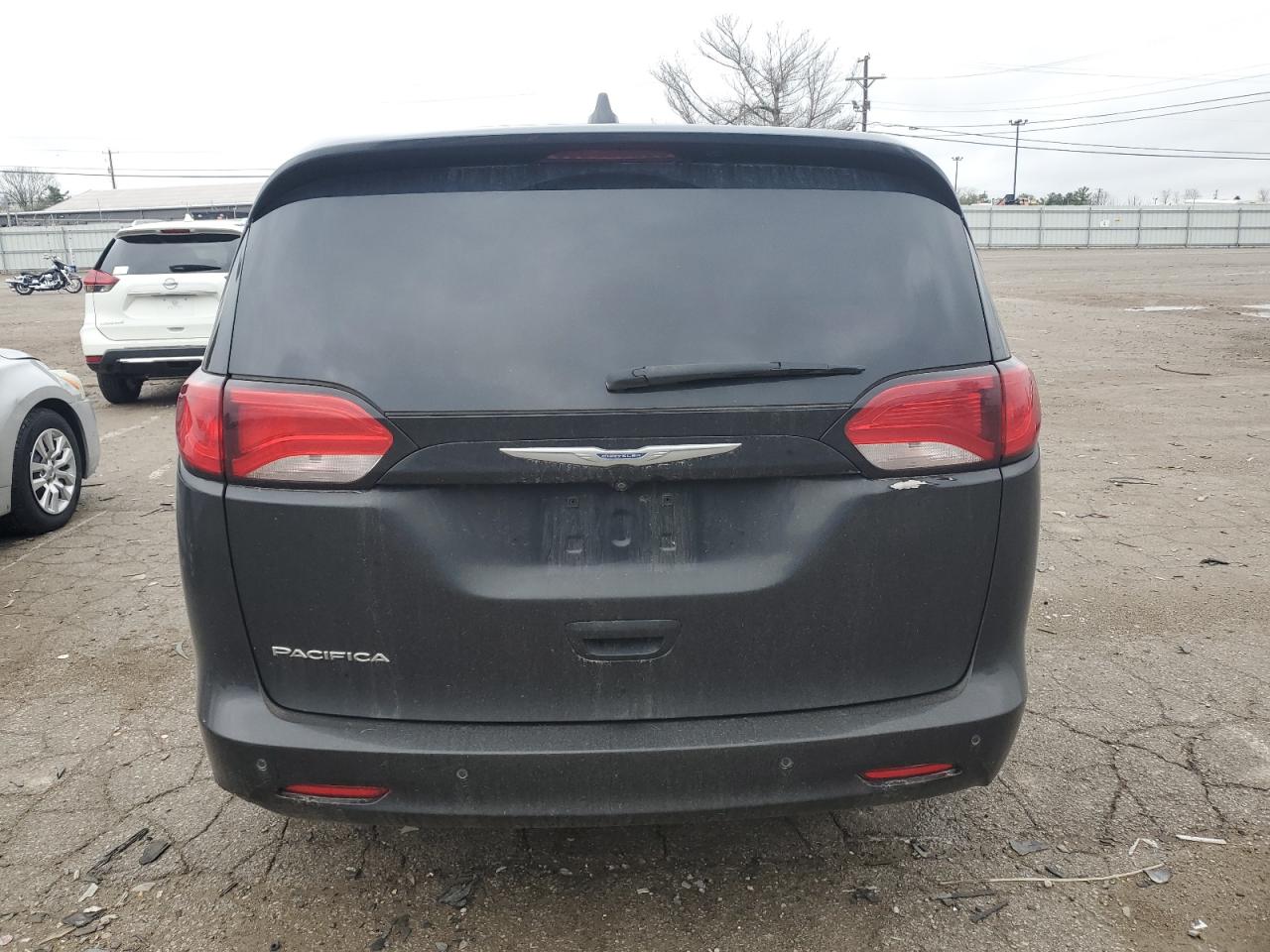 2C4RC1DG0JR148586 2018 Chrysler Pacifica Touring