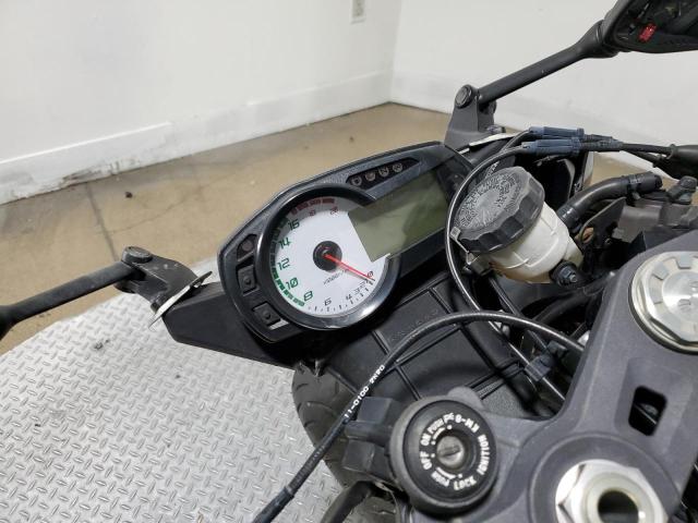 2011 KAWASAKI ZX600 R - JKAZX4R1XBA027543