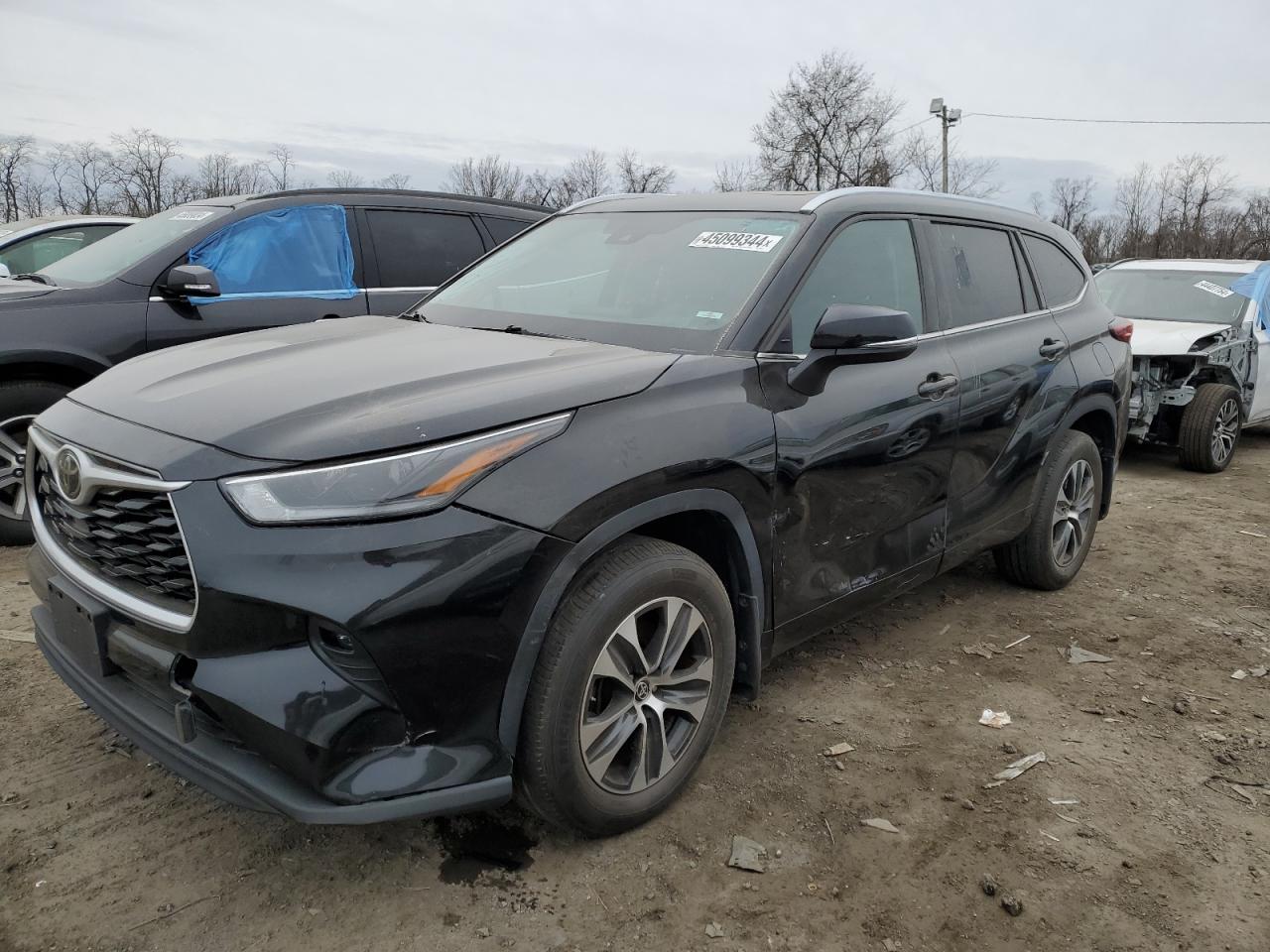 5TDGZRBH8MS086527 2021 Toyota Highlander Xle