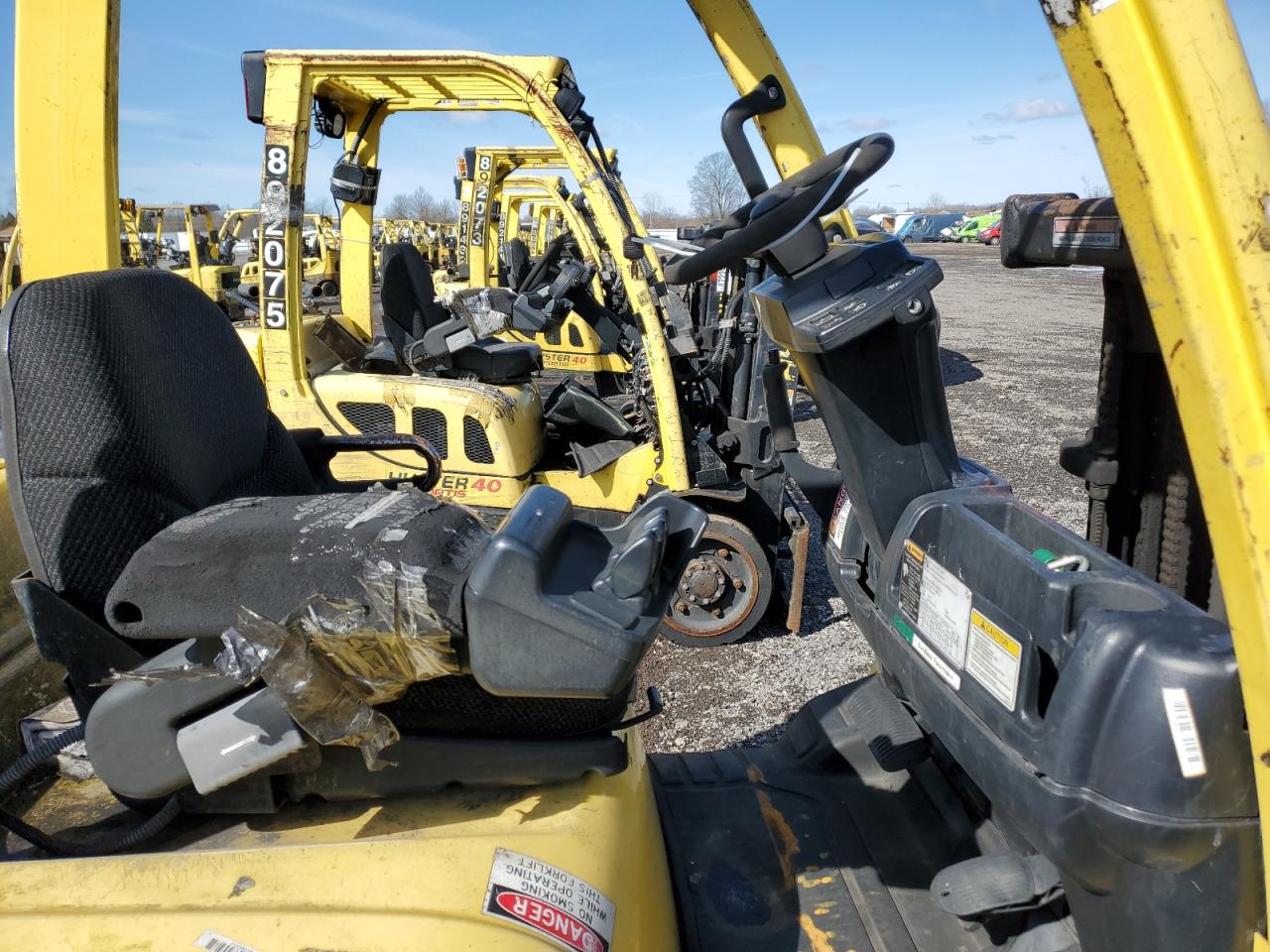 Lot #3242791978 2010 HYST FORKLIFT