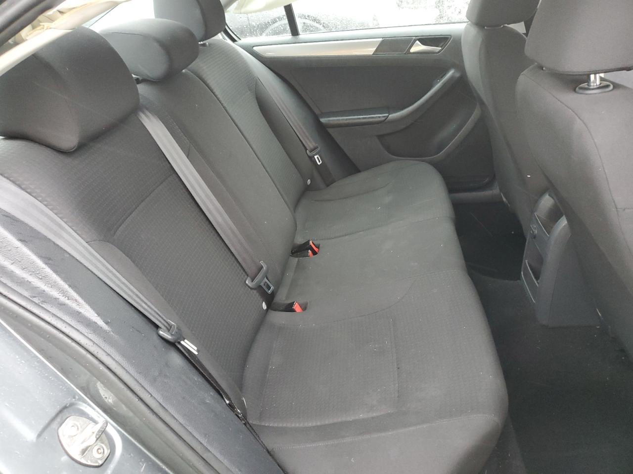 3VWD67AJ7GM315124 2016 Volkswagen Jetta Se