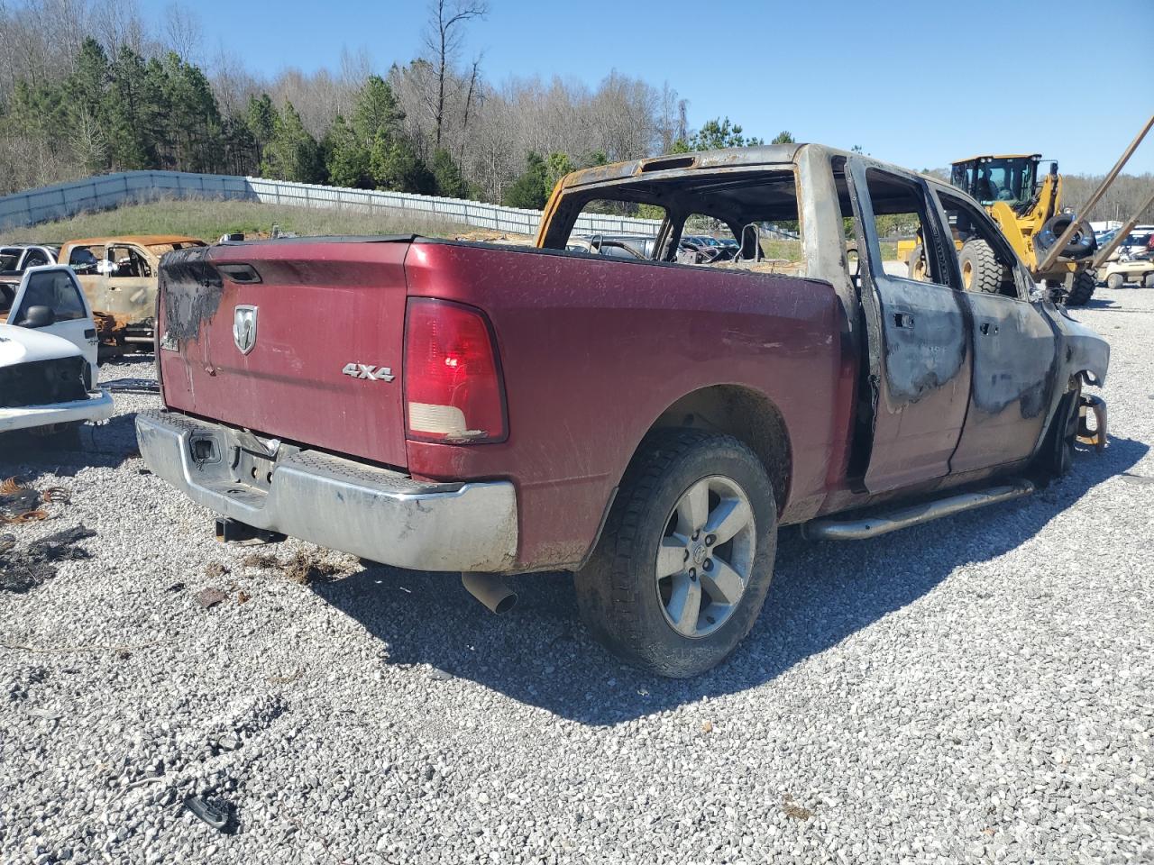 1C6RR7LG8FS587826 2015 Ram 1500 Slt