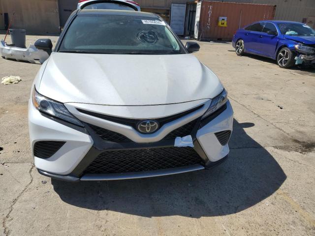 VIN 4T1B61HK7KU248580 2019 Toyota Camry, Xse no.5