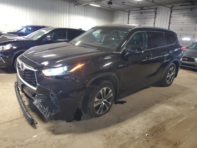 VIN 5TDGZRBH6MS063067 2021 Toyota Highlander, Xle no.1