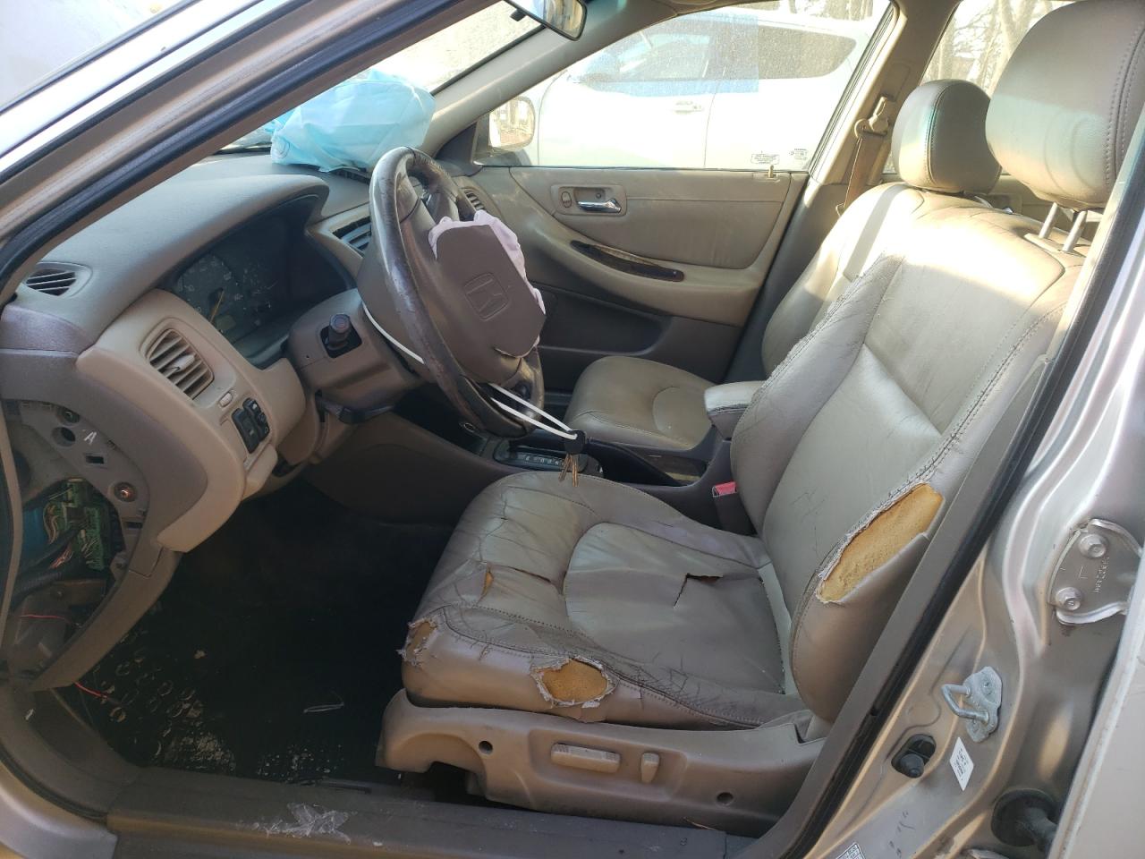 1HGCG5651XA015668 1999 Honda Accord Ex