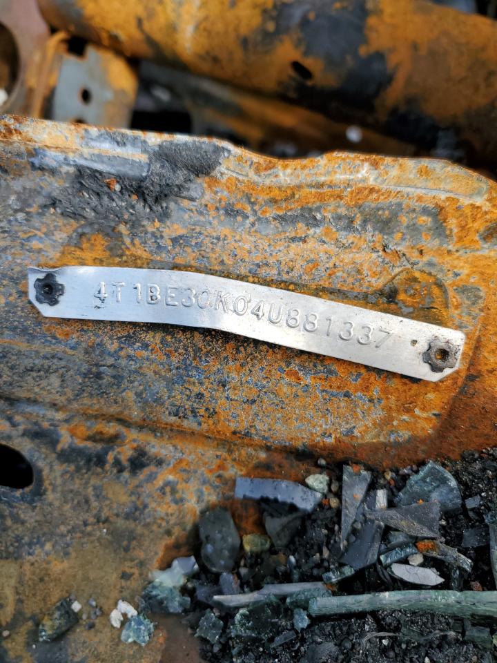 4T1BE30K04U881337 2004 Toyota Camry Le