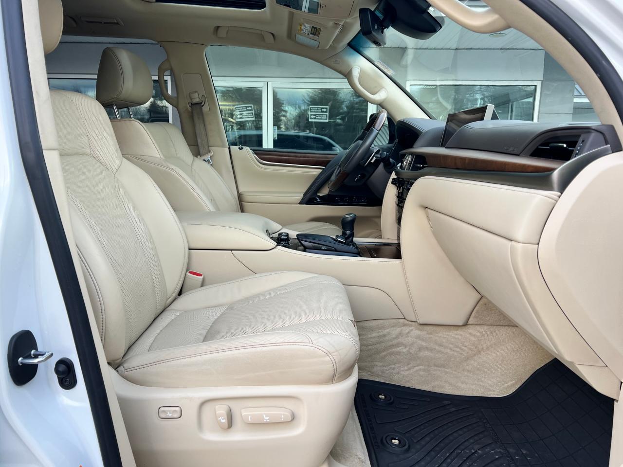 jtjhy7ax8j4267300 JTJHY7AX8J4267300 2018 Lexus Lx 570
