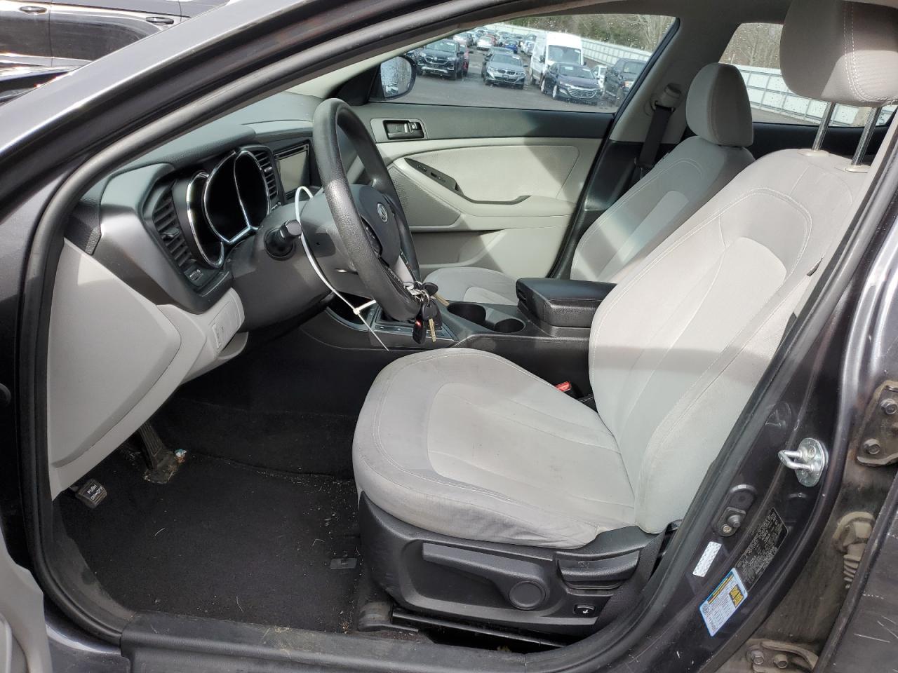 KNAGM4A76B5058008 2011 Kia Optima Lx