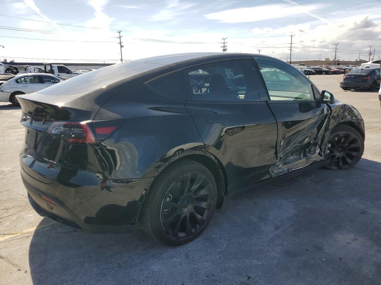 7SAYGDEE4NF385410 2022 Tesla Model Y