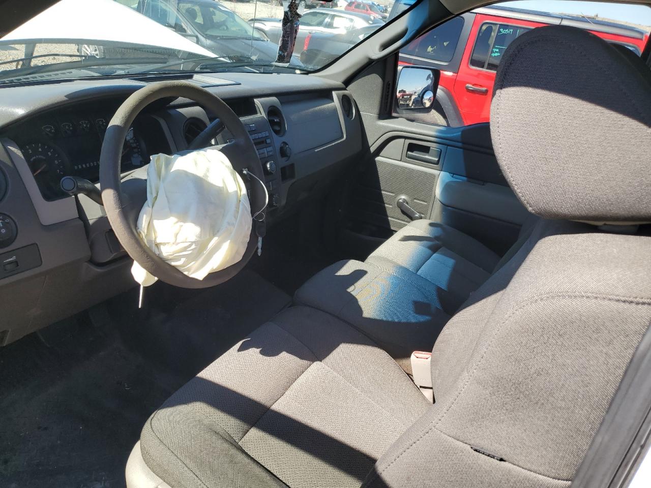 1FTMF1C88AKA38038 2010 Ford F150