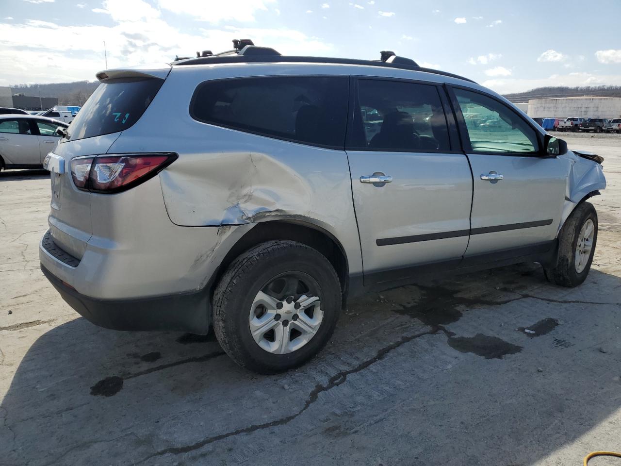 2017 Chevrolet Traverse Ls vin: 1GNKRFKD7HJ234005