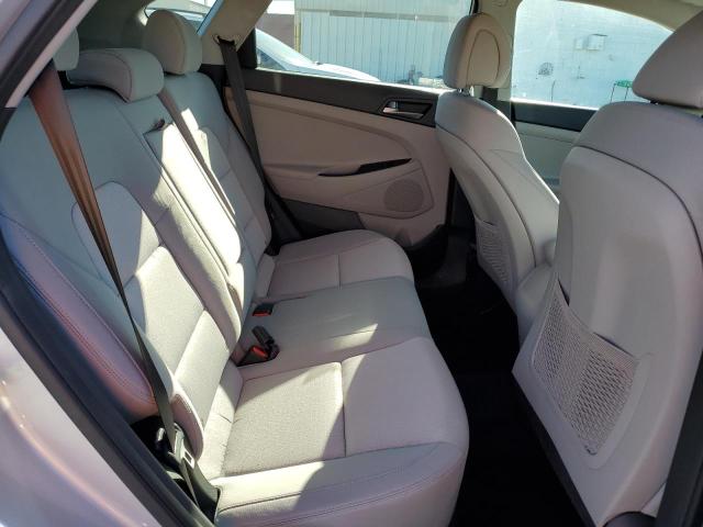 2017 HYUNDAI TUCSON SE - KM8J23A48HU375555