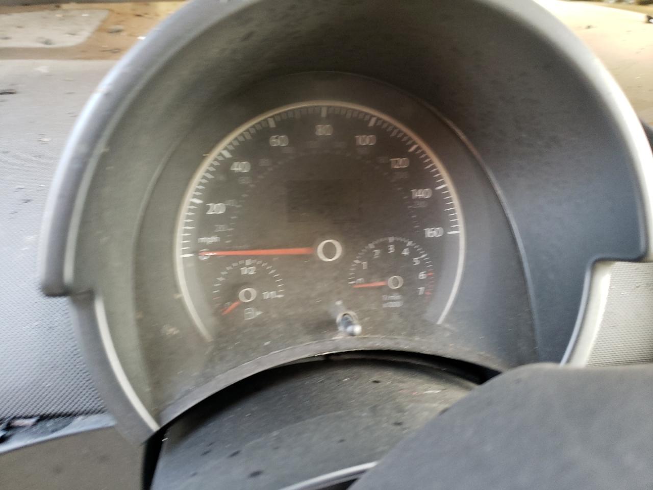 3VWFW31CX8M525947 2008 Volkswagen New Beetle Triple White