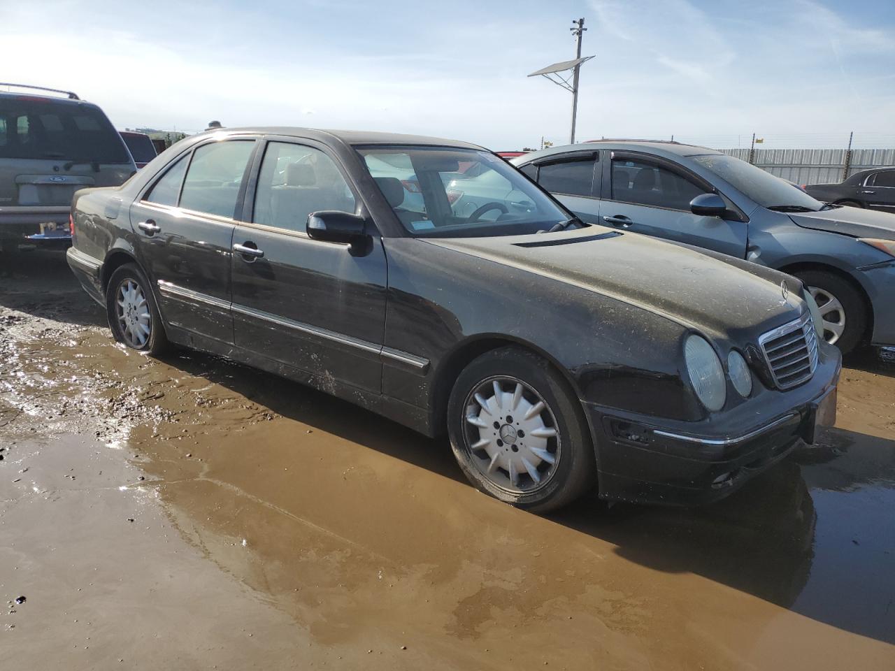 WDBJF65G9YA953144 2000 Mercedes-Benz E 320