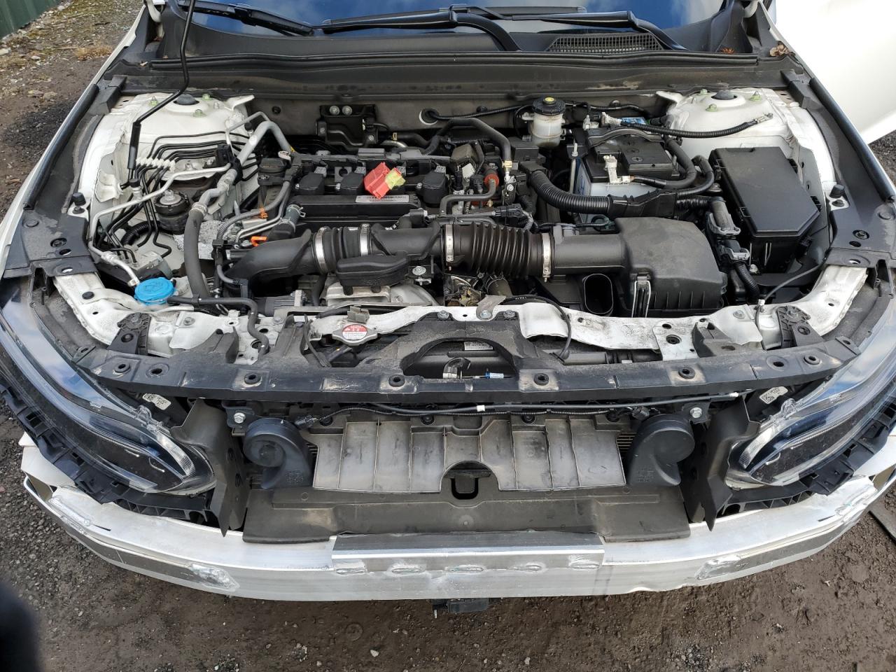 1HGCV1F98JA070899 2018 Honda Accord Touring