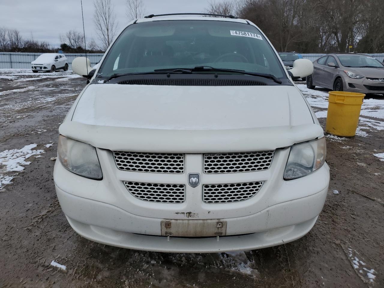 2B4GP44R22R769325 2002 Dodge Grand Caravan Sport