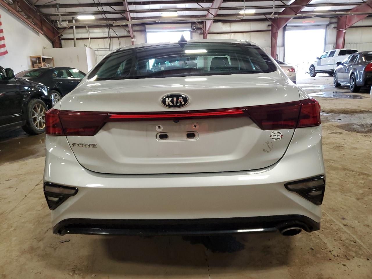 2021 Kia Forte Fe vin: 3KPF24AD4ME305625