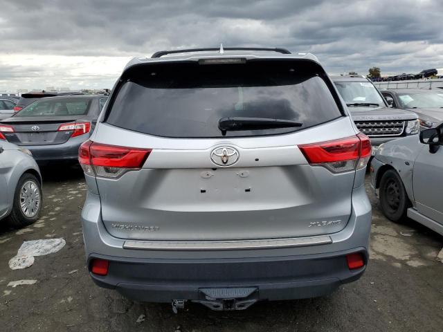 VIN 5TDJZRFH1KS613983 2019 Toyota Highlander, SE no.6