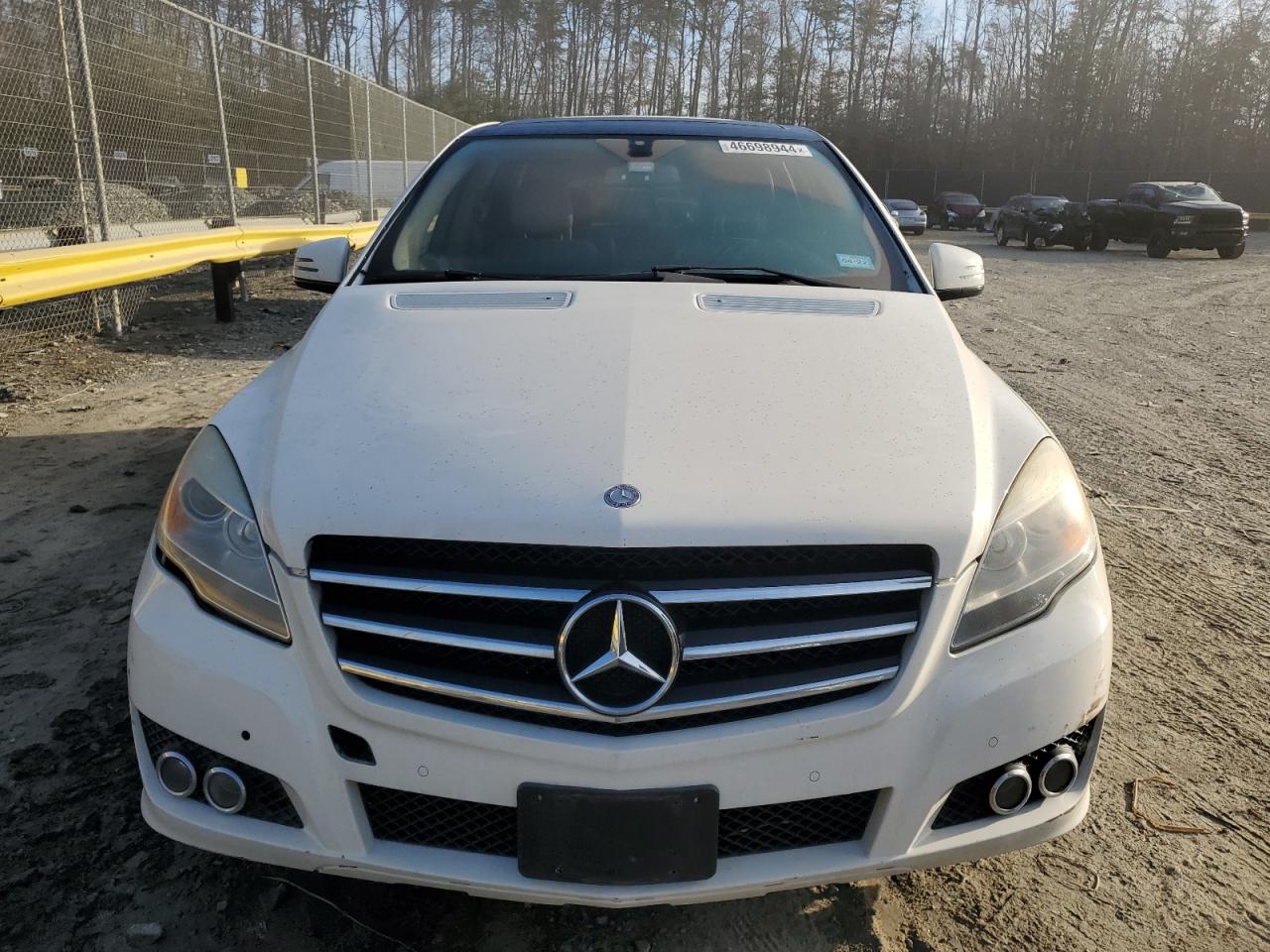 4JGCB6FEXBA116053 2011 Mercedes-Benz R 350 4Matic