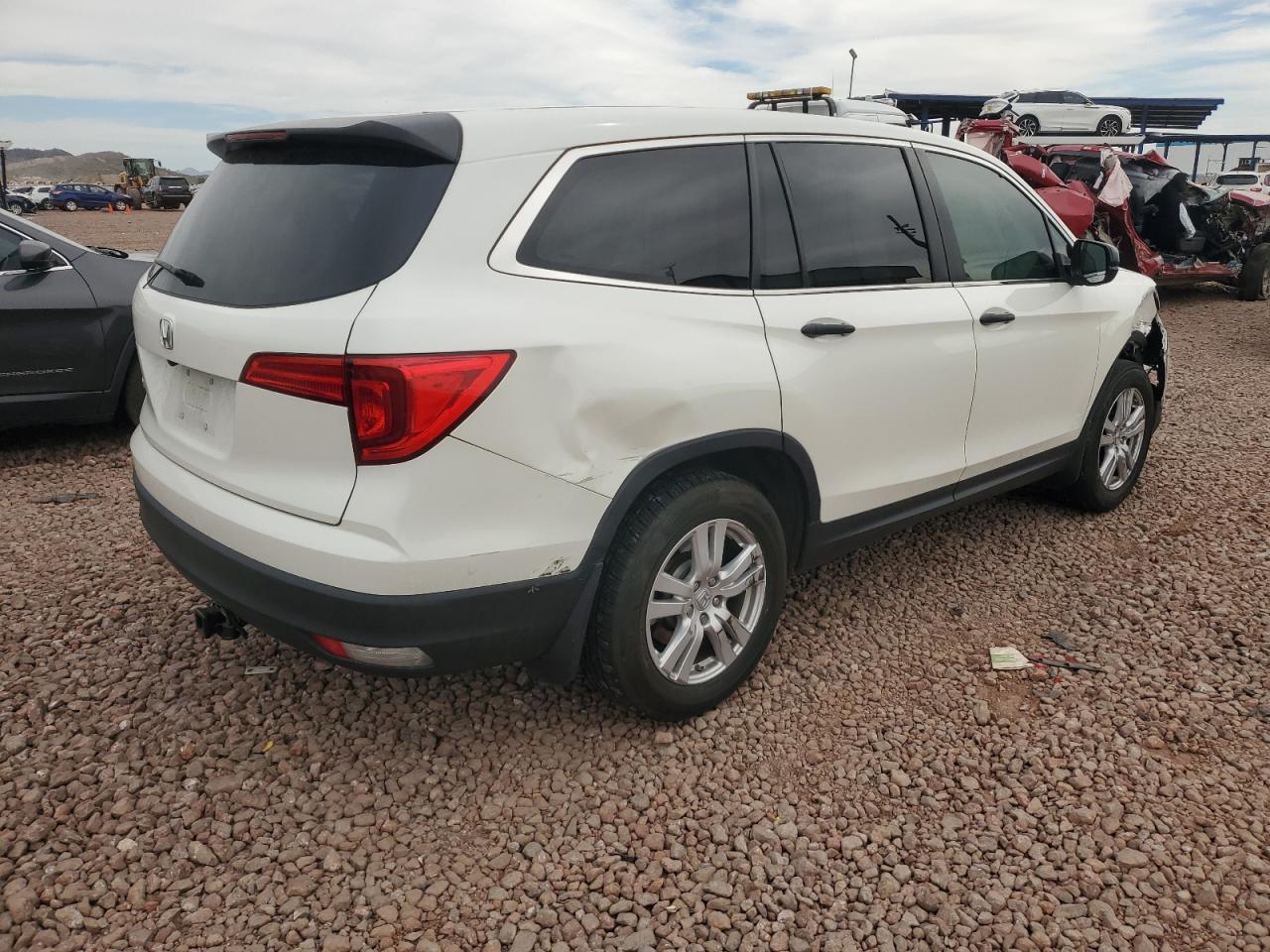 5FNYF5H17HB037586 2017 Honda Pilot Lx