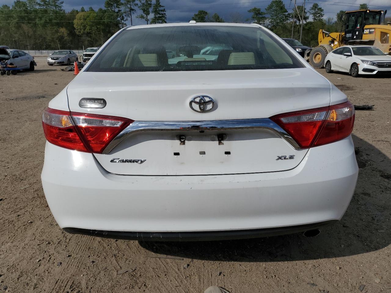 2016 Toyota Camry Le vin: 4T1BF1FK2GU562924