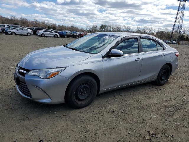 Lot #2471352873 2017 TOYOTA CAMRY LE salvage car