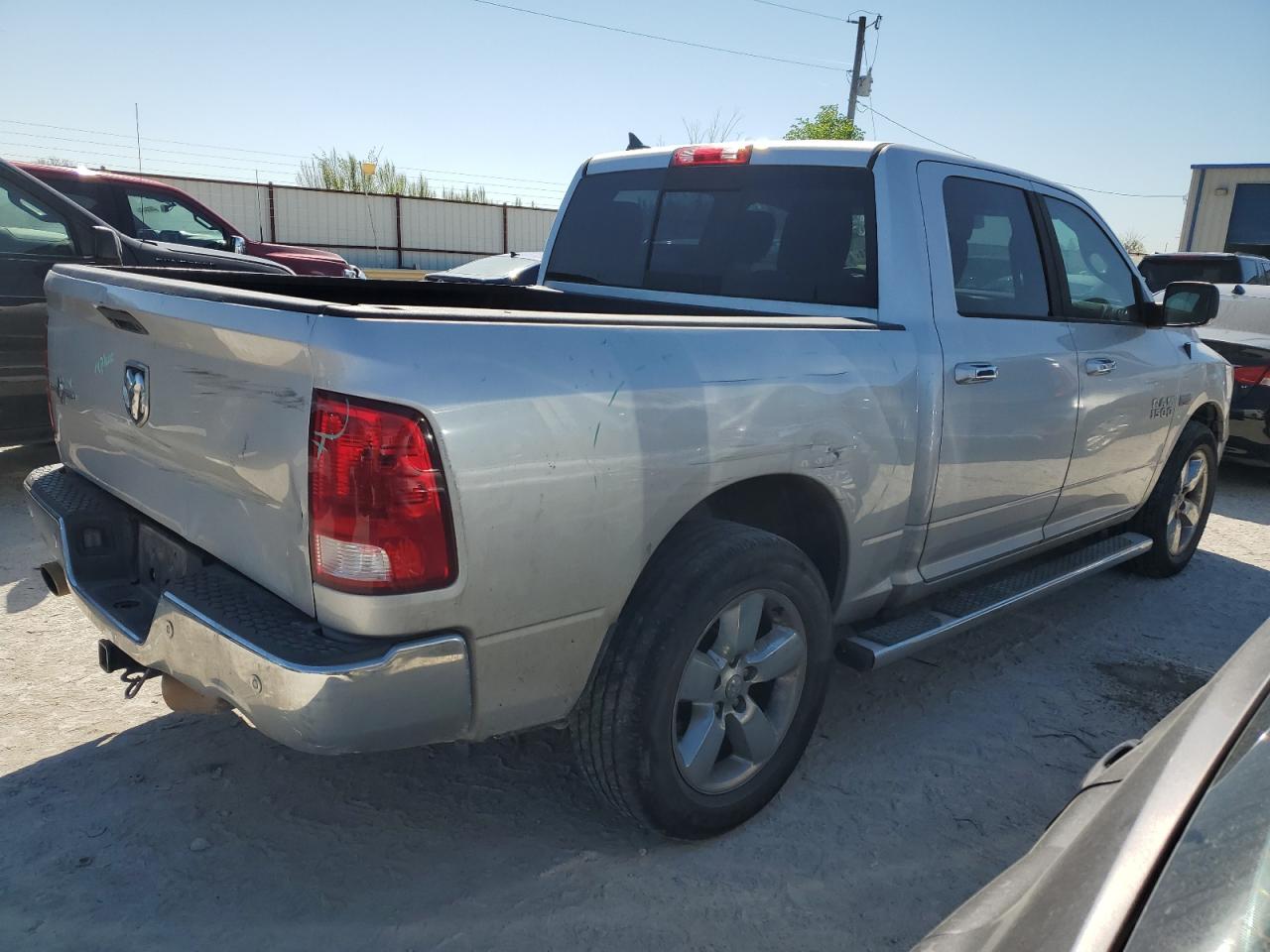 1C6RR6LT4GS209172 2016 Ram 1500 Slt