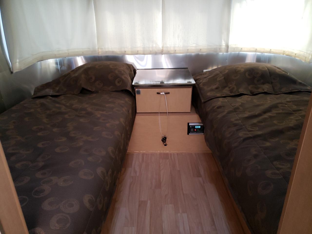 1STJ9YJ24GJ535718 2016 Airs Flying Clo