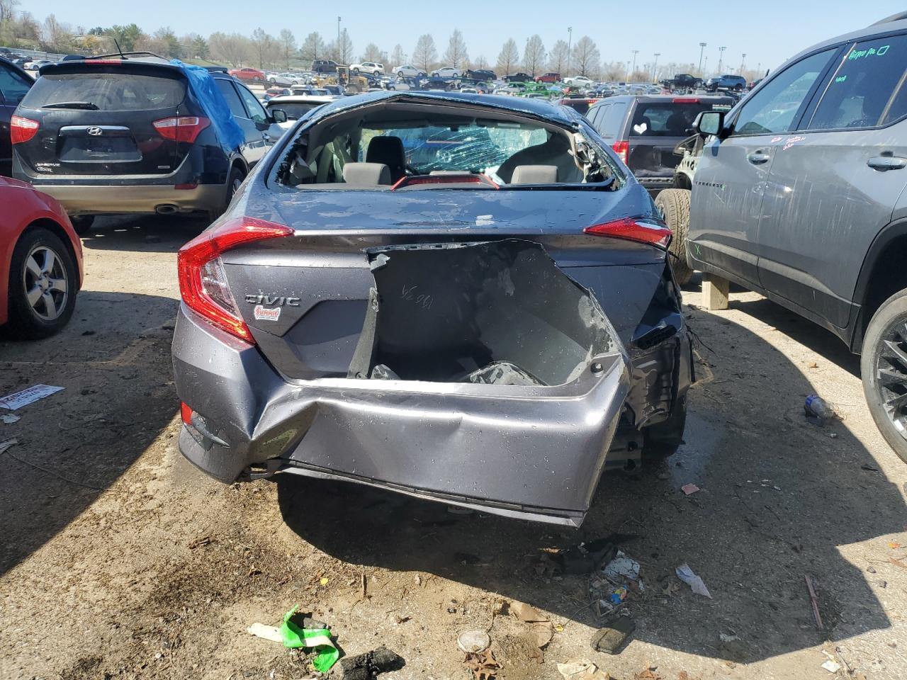 2018 Honda Civic Lx vin: 19XFC2F5XJE007224