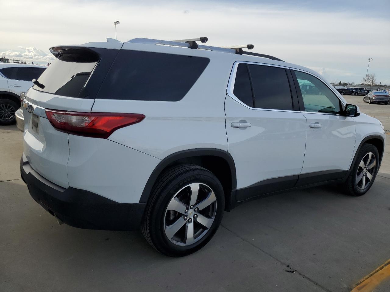 1GNEVHKW1JJ193110 2018 Chevrolet Traverse Lt