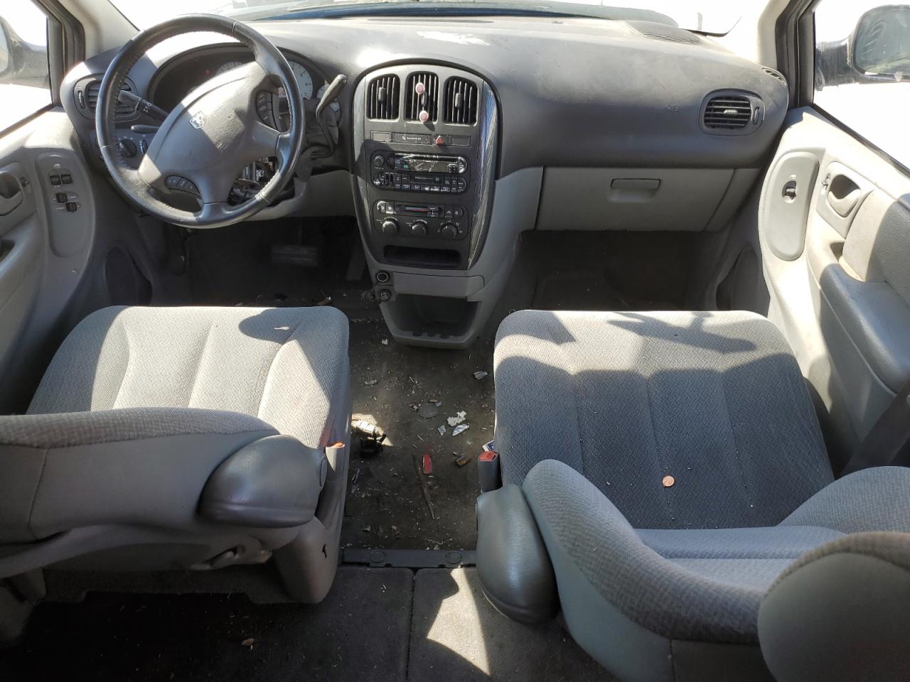 2D4GP44L55R243079 2005 Dodge Grand Caravan Sxt