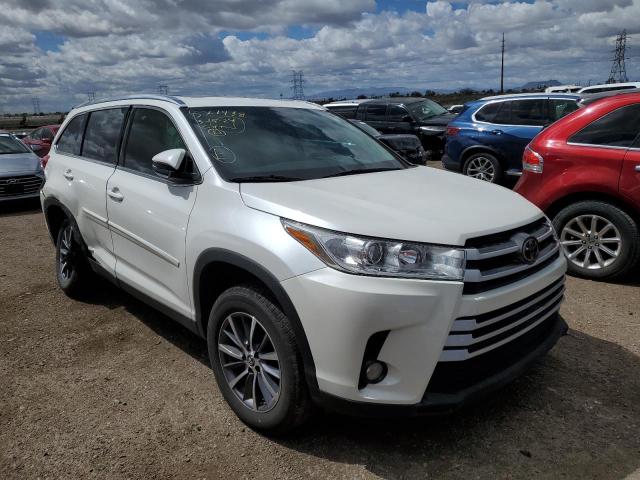 VIN 5TDKZRFH0KS334352 2019 Toyota Highlander, SE no.4