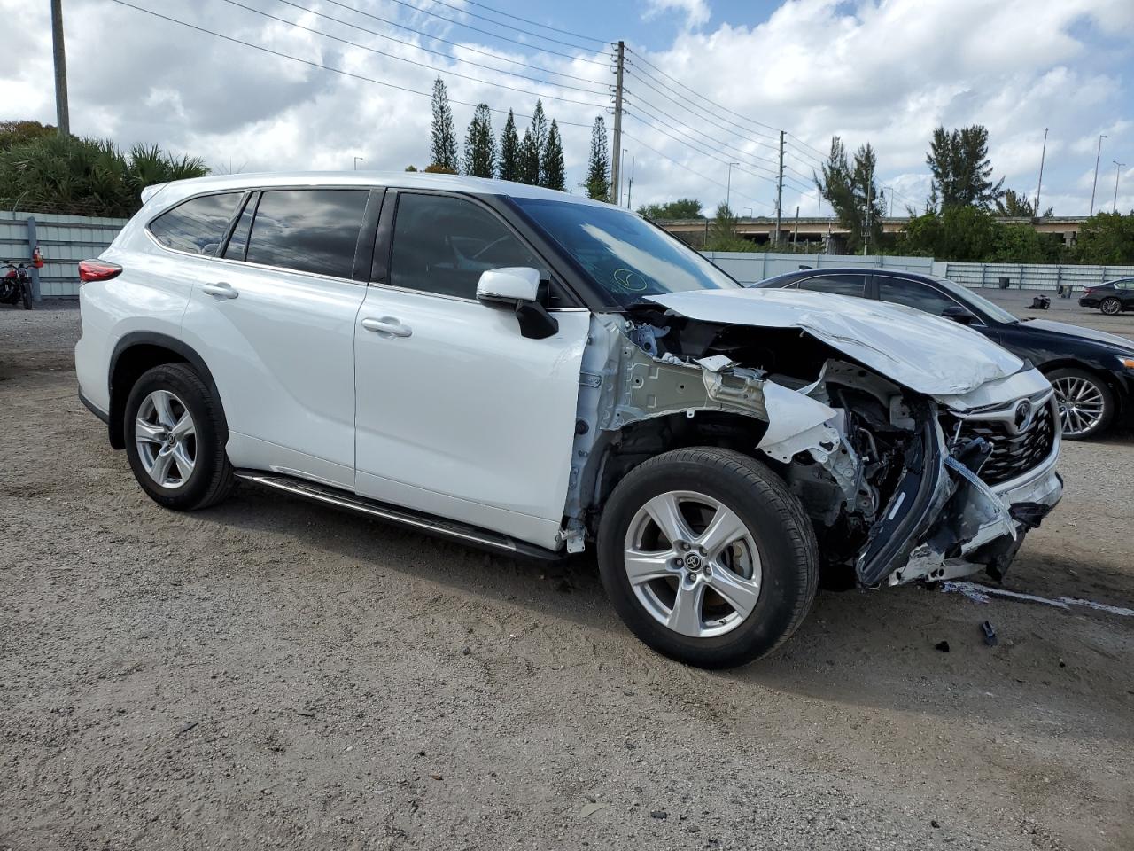 5TDCZRAH8NS546626 2022 Toyota Highlander L