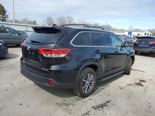 VIN 5TDJZRFH6KS606754 2019 Toyota Highlander, SE no.3