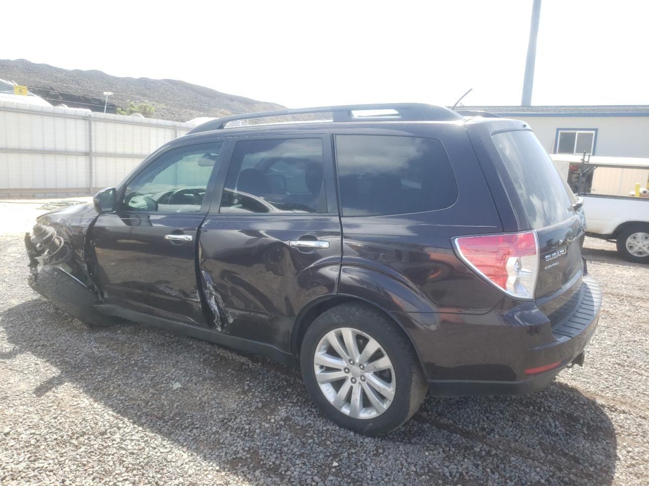 2013 Subaru Forester Limited vin: JF2SHAFCXDH437392