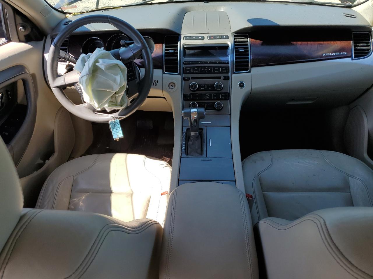 1FAHP2EW0AG148011 2010 Ford Taurus Sel